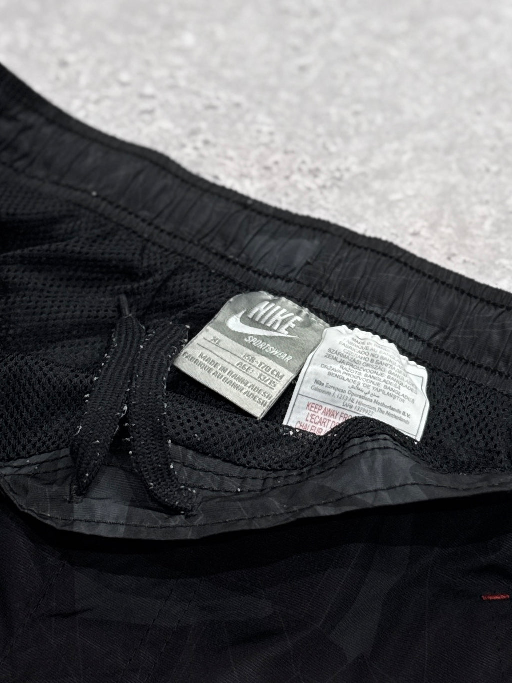 Vintage 2000s Nike Track Shorts (M)