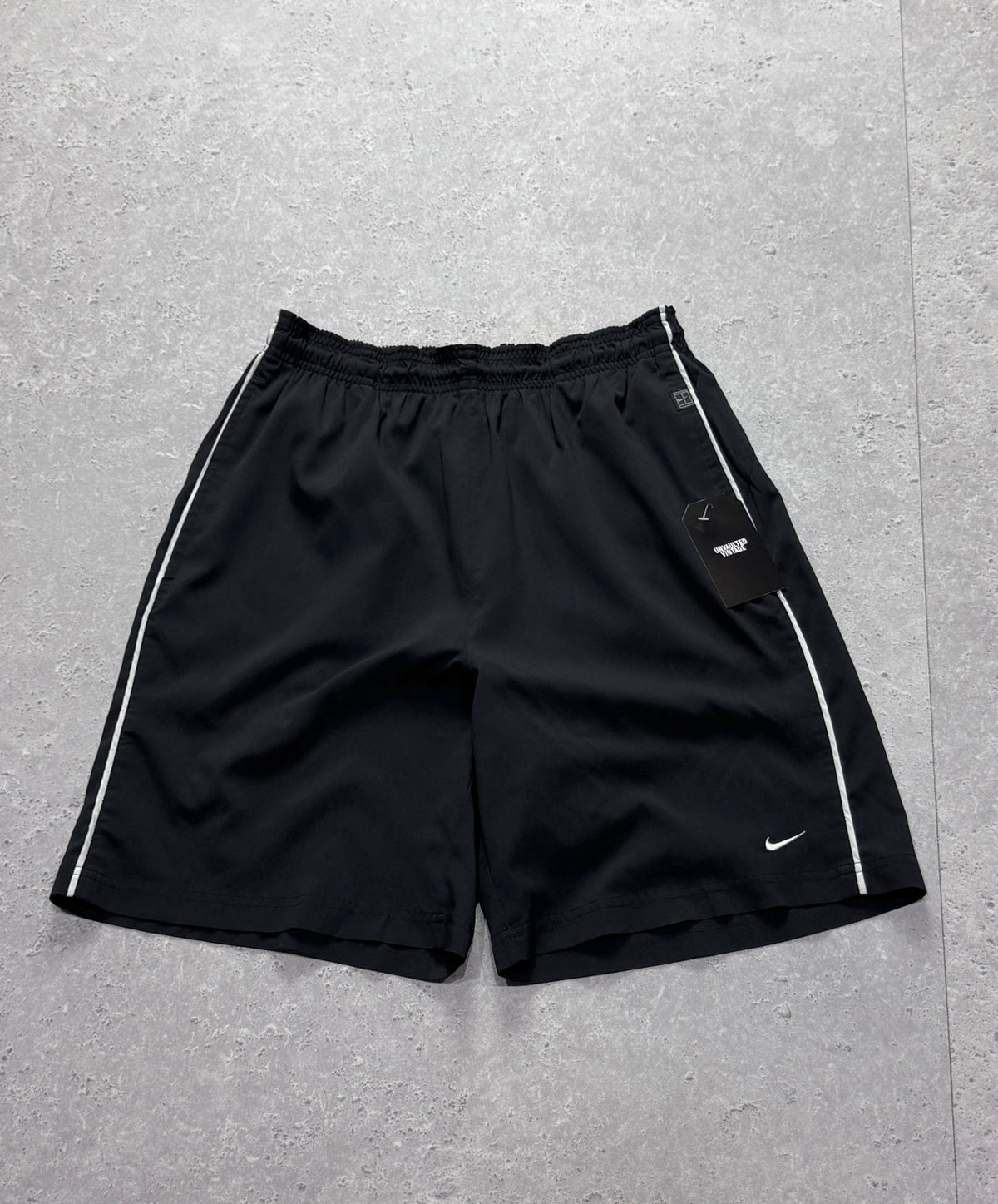 Vintage 2000s Nike Tennis Track Shorts (M)