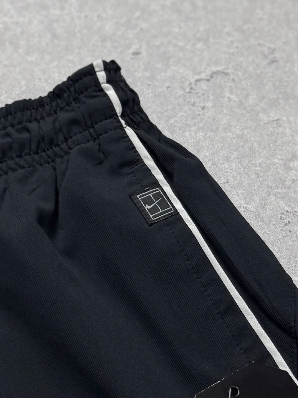 Vintage 2000s Nike Tennis Track Shorts (M)