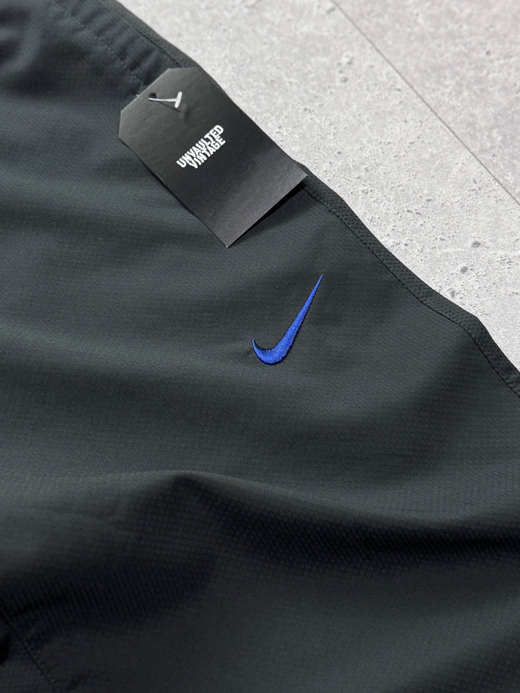 Vintage 2000s Nike Basketball Track Shorts (M)