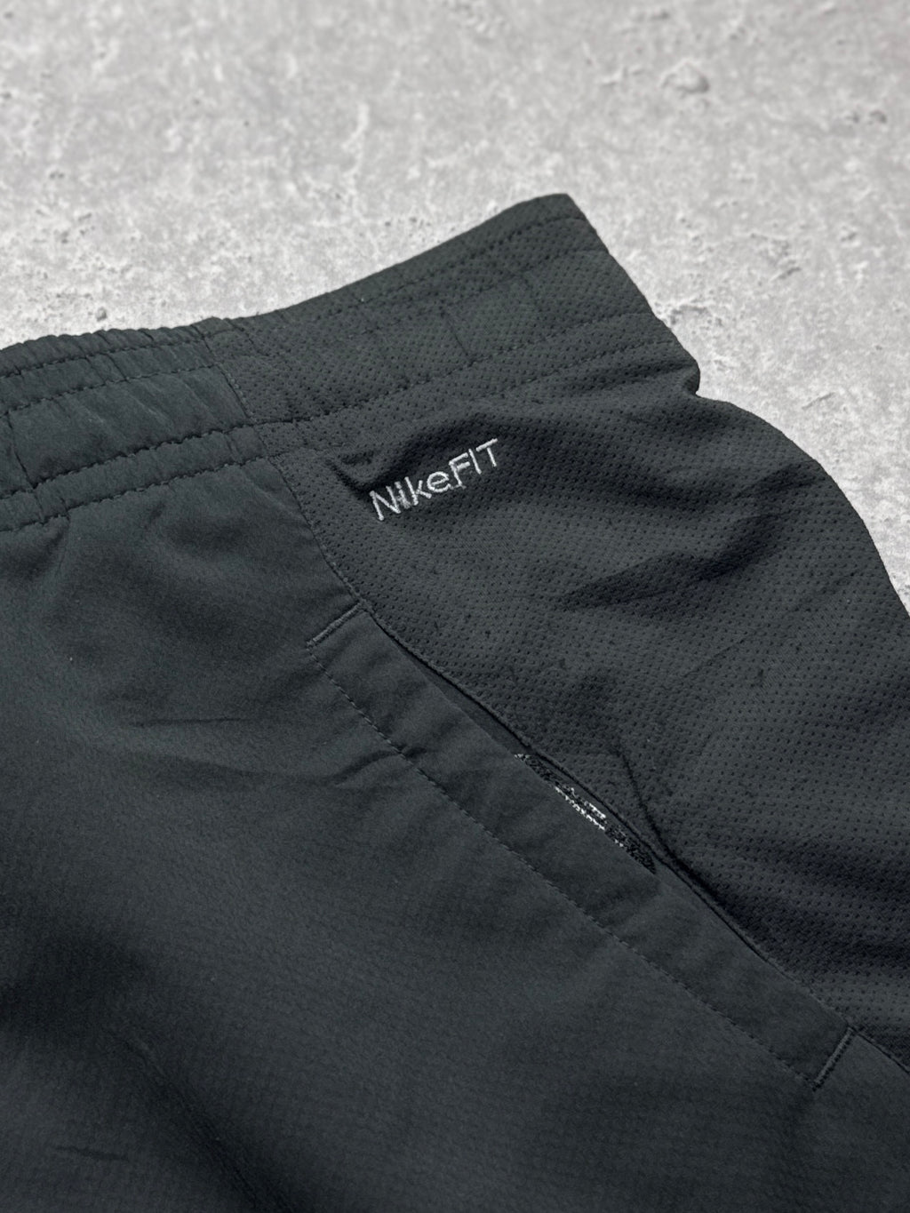 Vintage 2000s Nike Basketball Track Shorts (M)