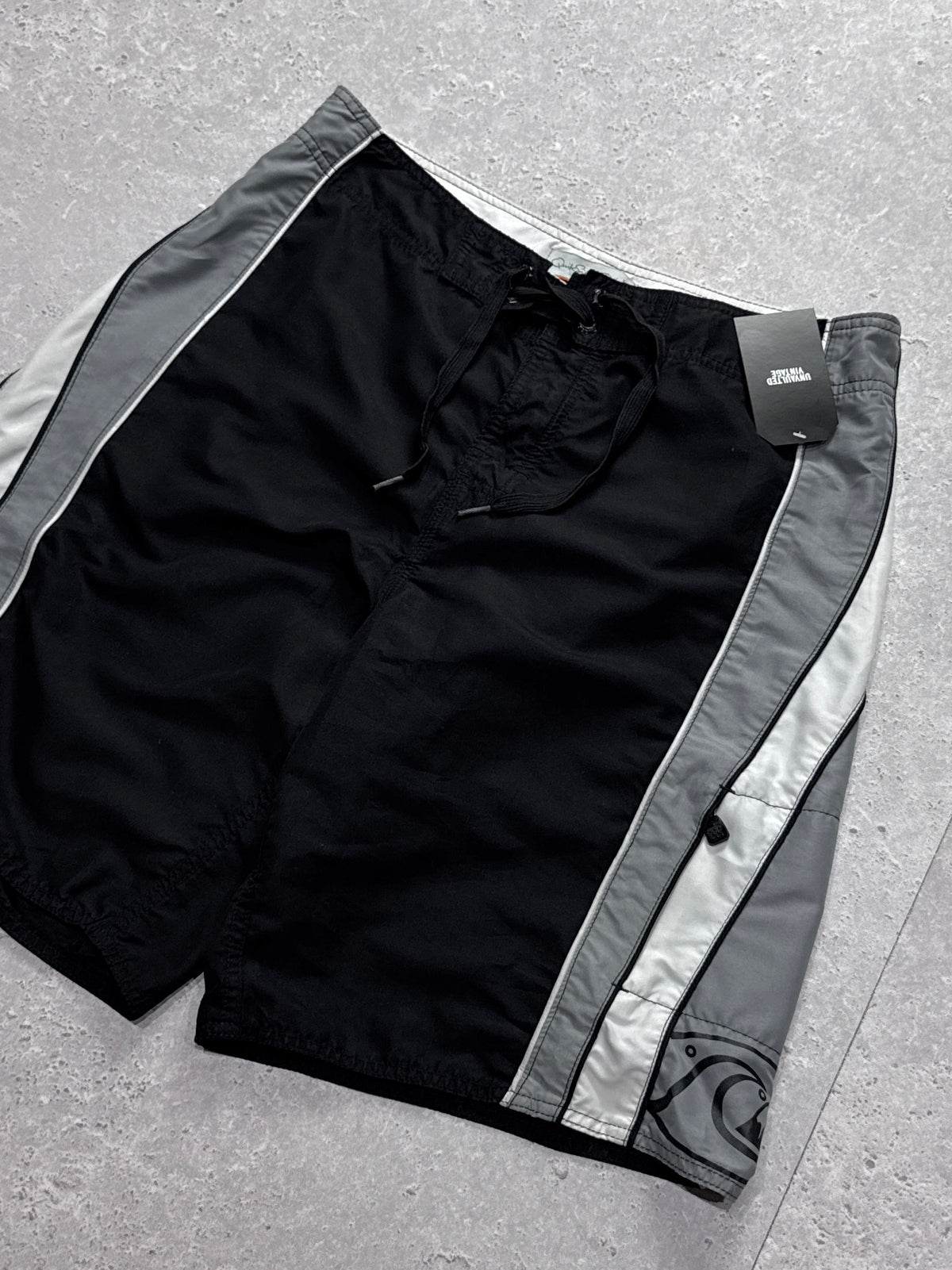 Vintage 2000s Quiksilver Board Shorts (32”)