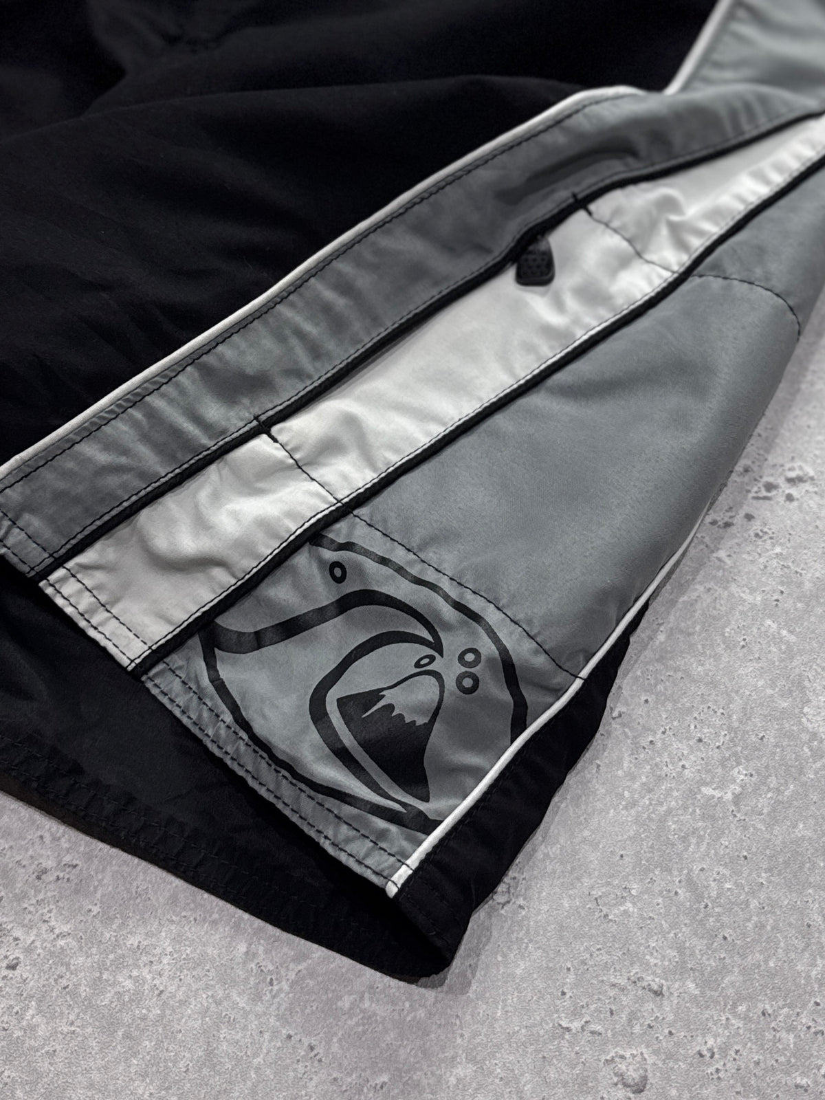 Vintage 2000s Quiksilver Board Shorts (32”)