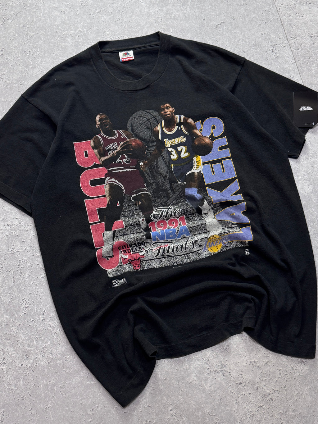 Vintage 1991 NBA Finals Michael Jordan Vs Magic Johnson Tee (XL)