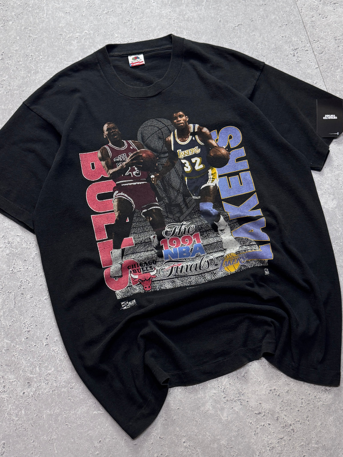 Vintage 1991 NBA Finals Michael Jordan Vs Magic Johnson Tee (XL)