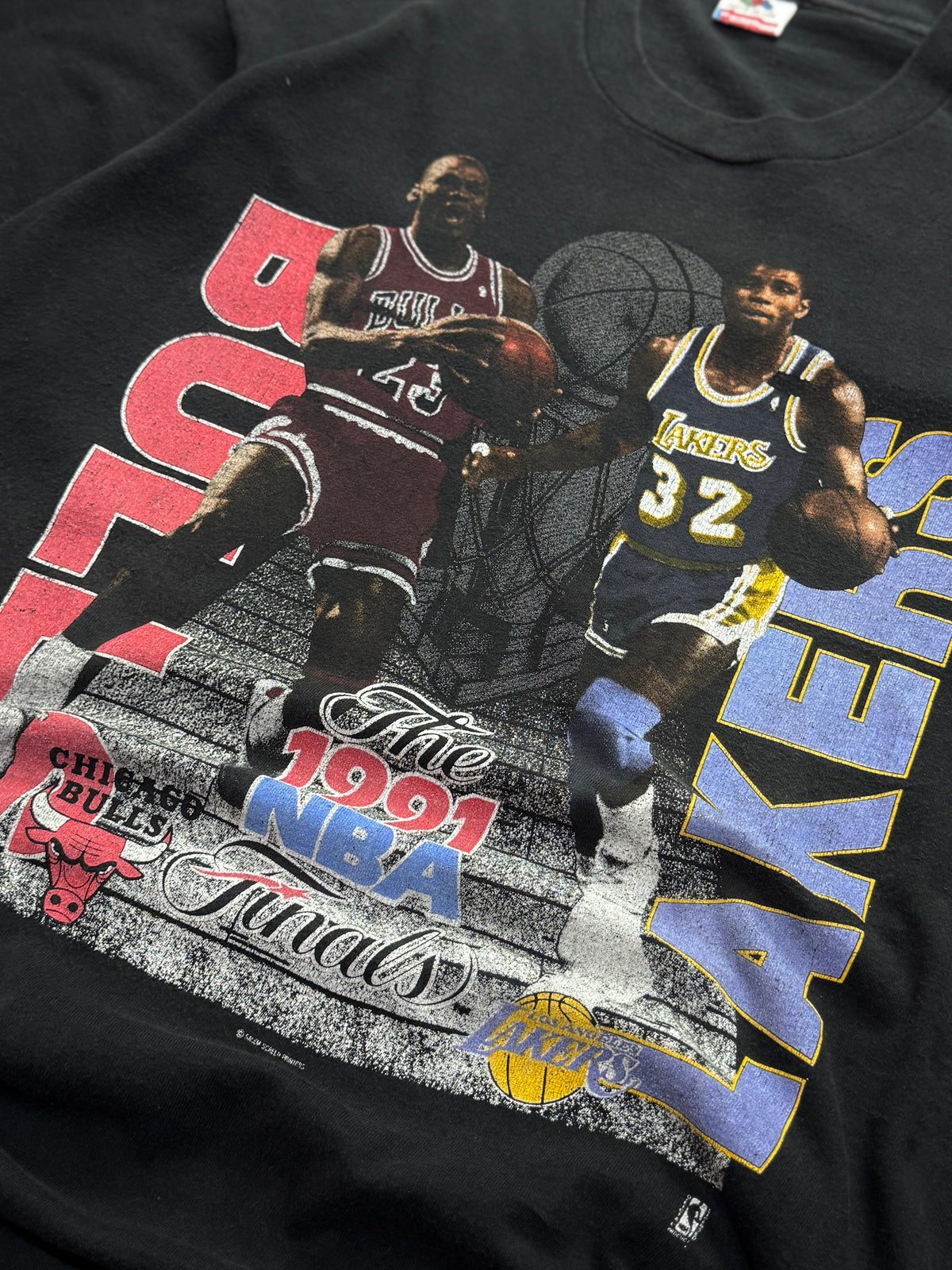 Vintage 1991 NBA Finals Michael Jordan Vs Magic Johnson Tee (XL)