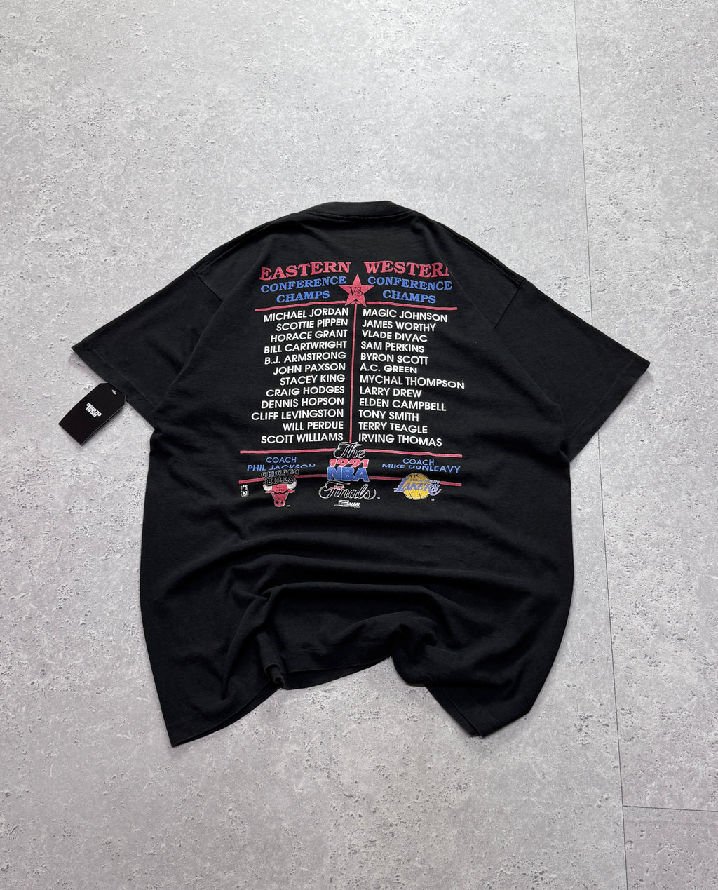 Vintage 1991 NBA Finals Michael Jordan Vs Magic Johnson Tee (XL)