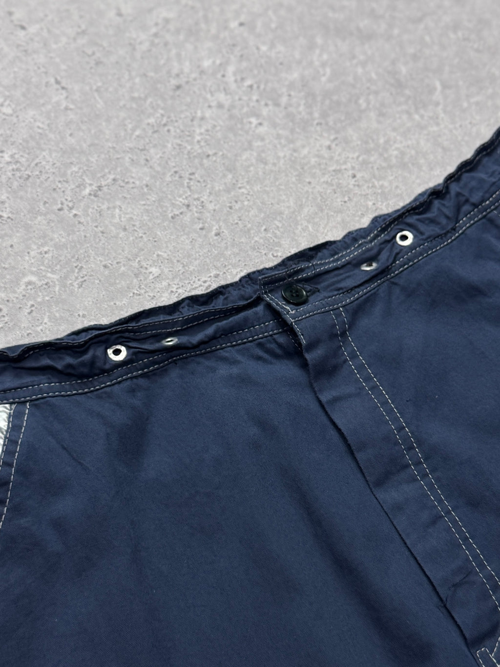 Vintage Y2K Oakley Cargo Shorts (32”)