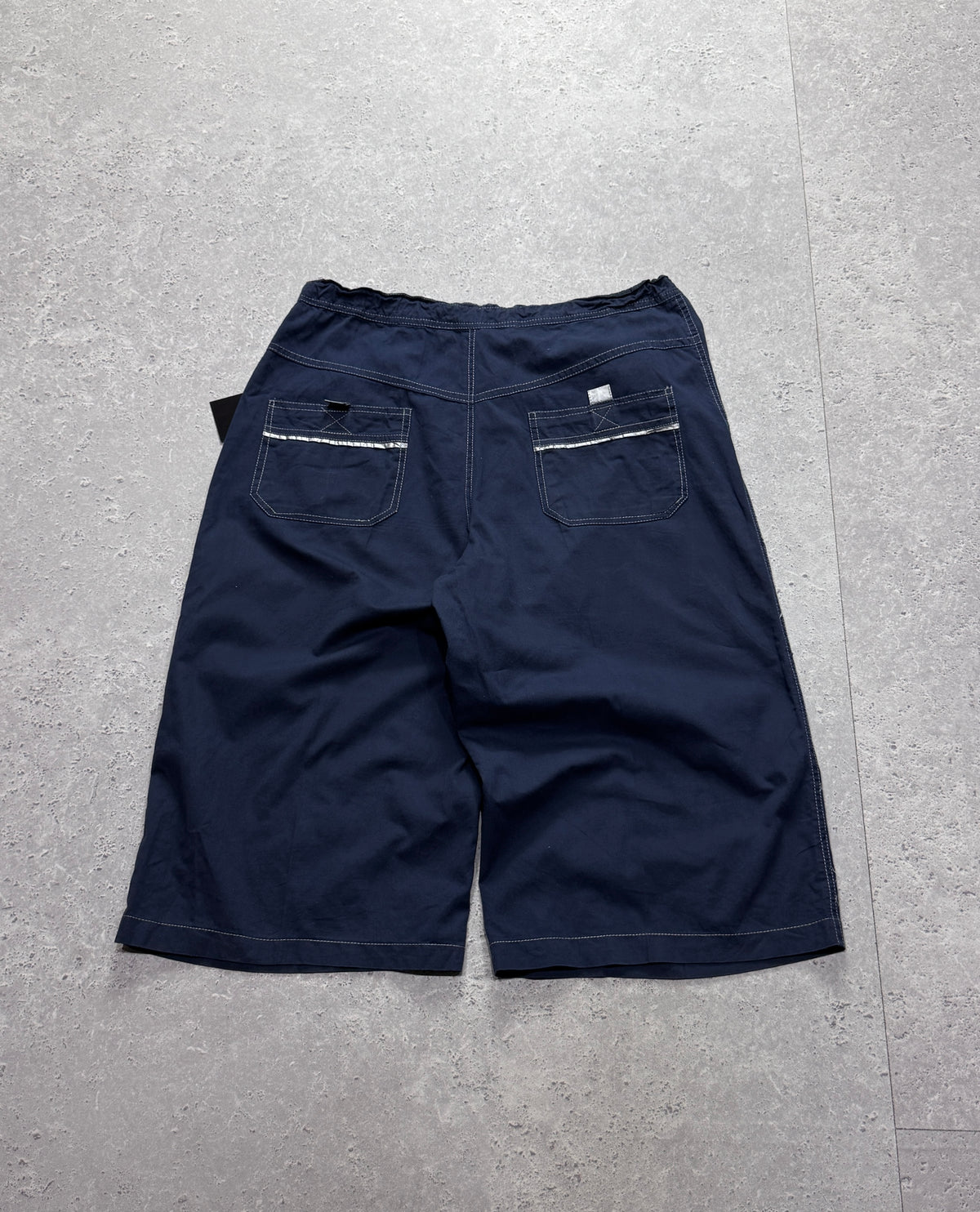 Vintage Y2K Oakley Cargo Shorts (32”)
