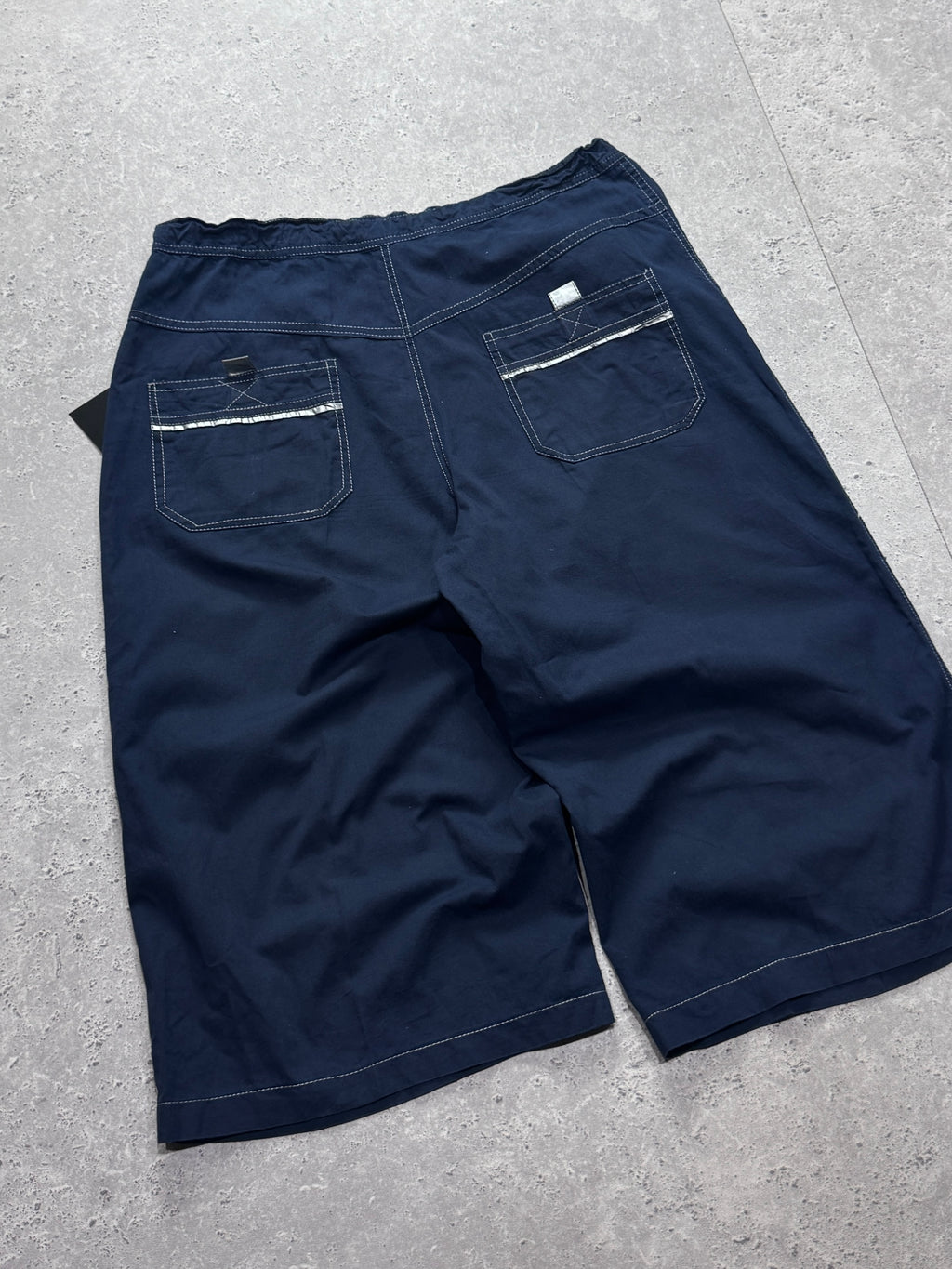 Vintage Y2K Oakley Cargo Shorts (32”)