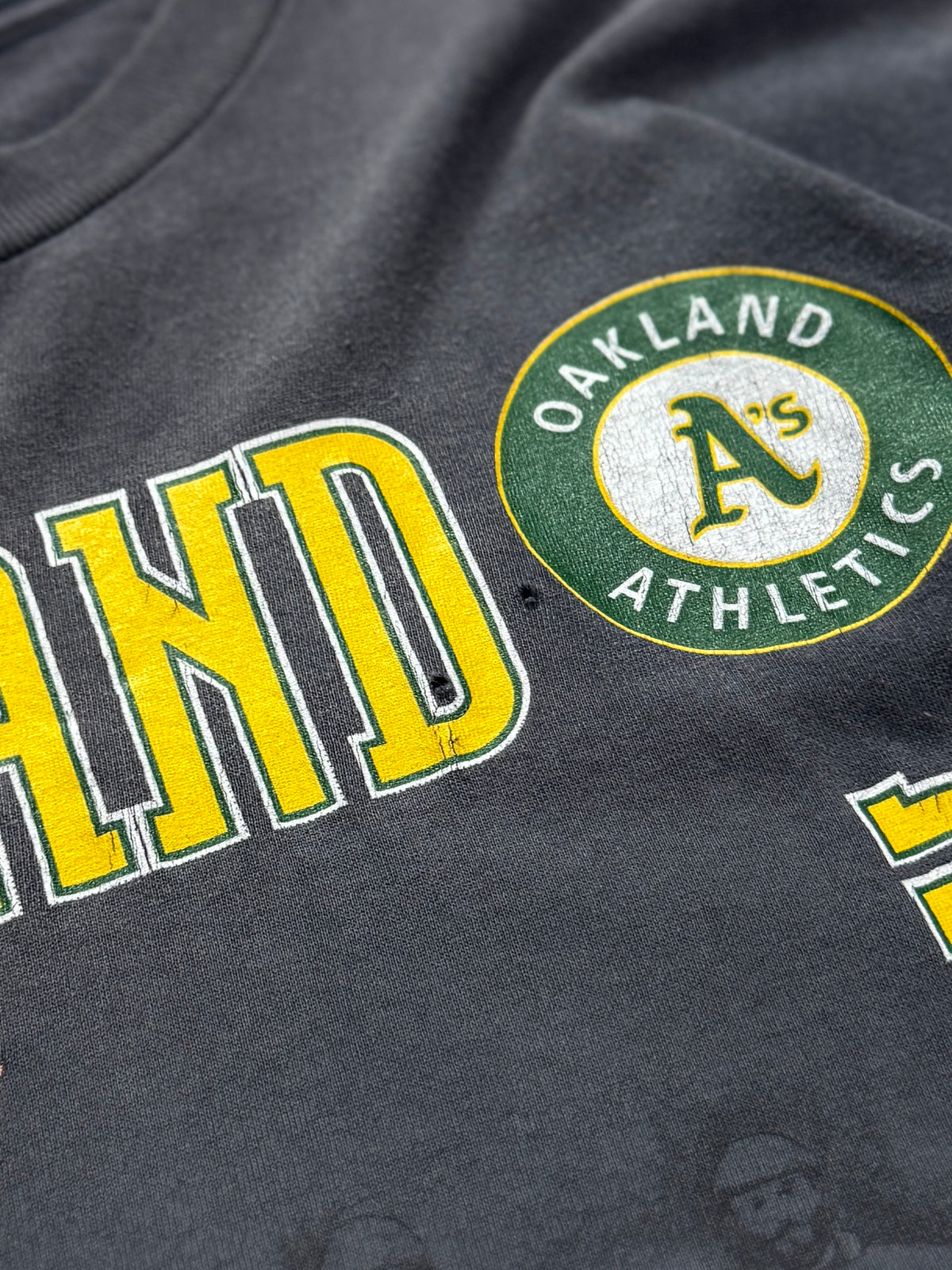 Vintage 90s Oakland Athletics MLB Black Graphic Tee (L)
