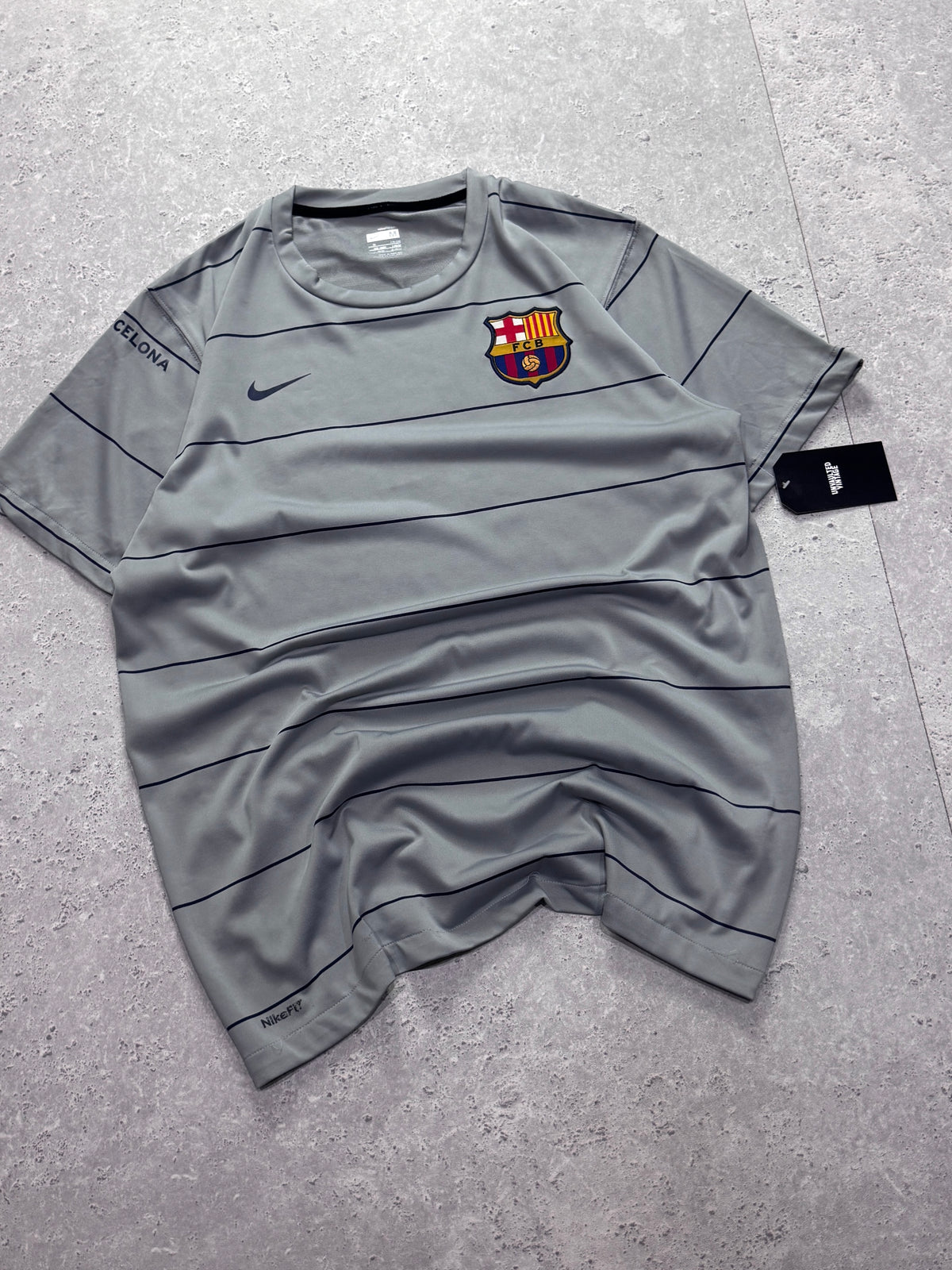 Vintage 2000s Nike X Barcelona FC Training Jersey (M)