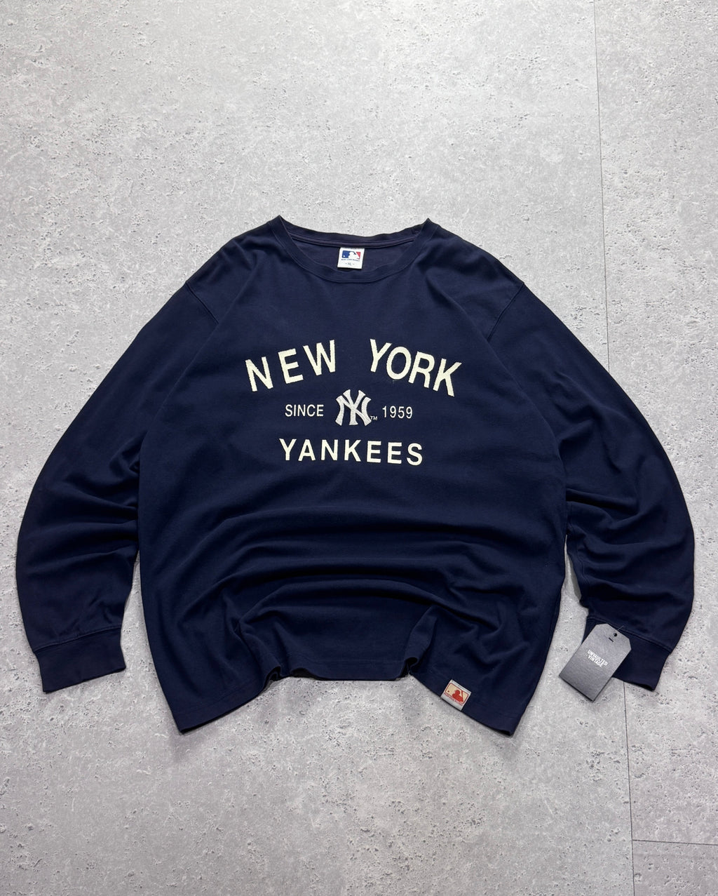 Vintage 2000s New York Yankees Navy Long Sleeve Tee (XL)