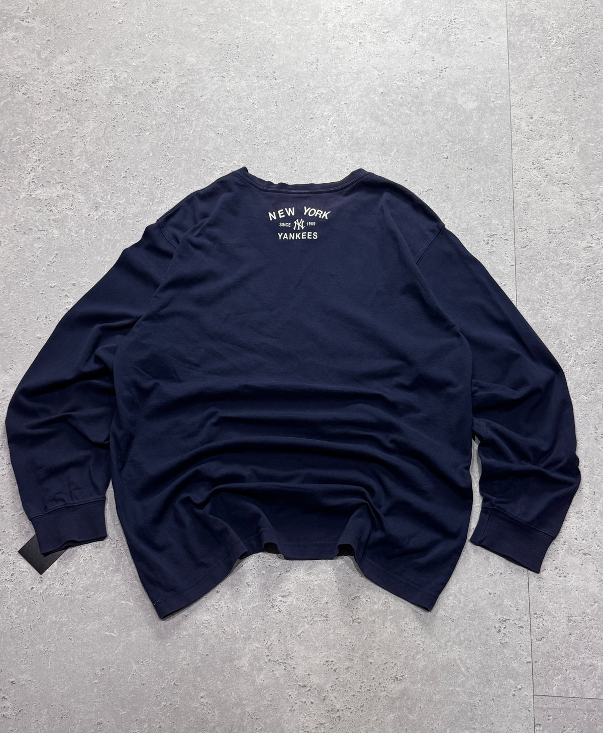 Vintage 2000s New York Yankees Navy Long Sleeve Tee (XL)