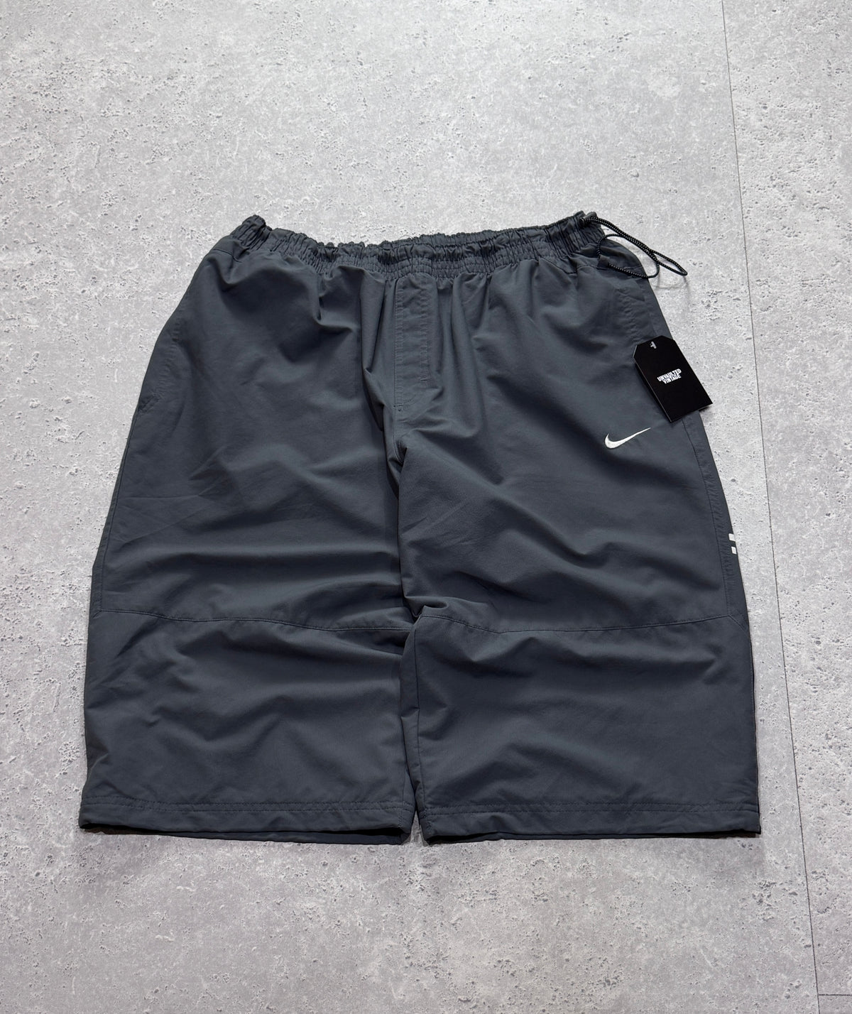 Vintage 2000s Nike Air 3/4 Adjustable Track Shorts (XL)