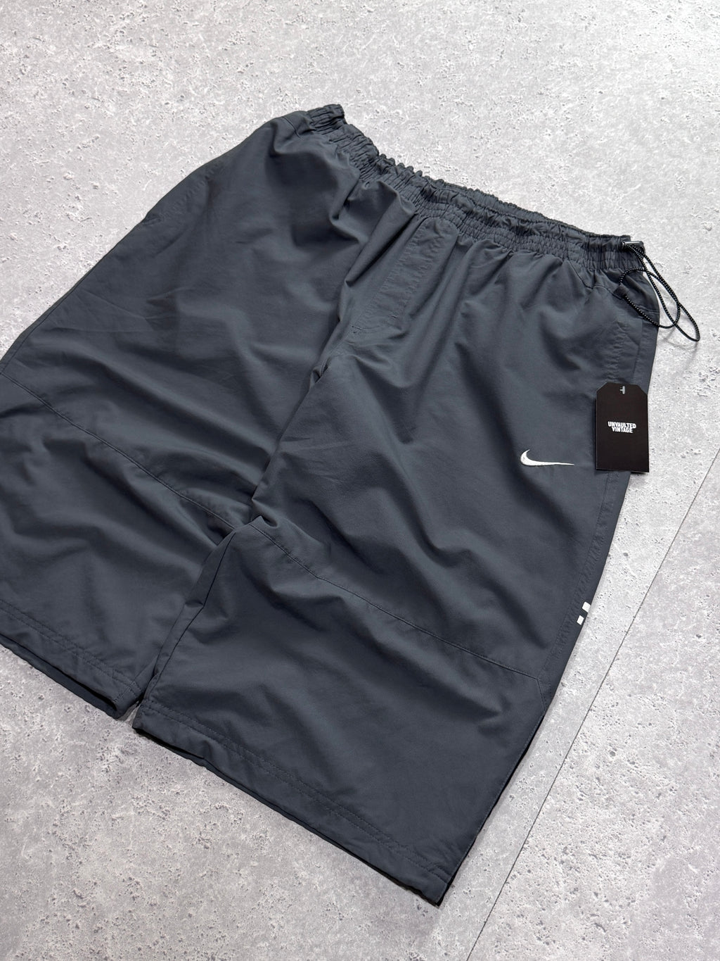 Vintage 2000s Nike Air 3/4 Adjustable Track Shorts (XL)