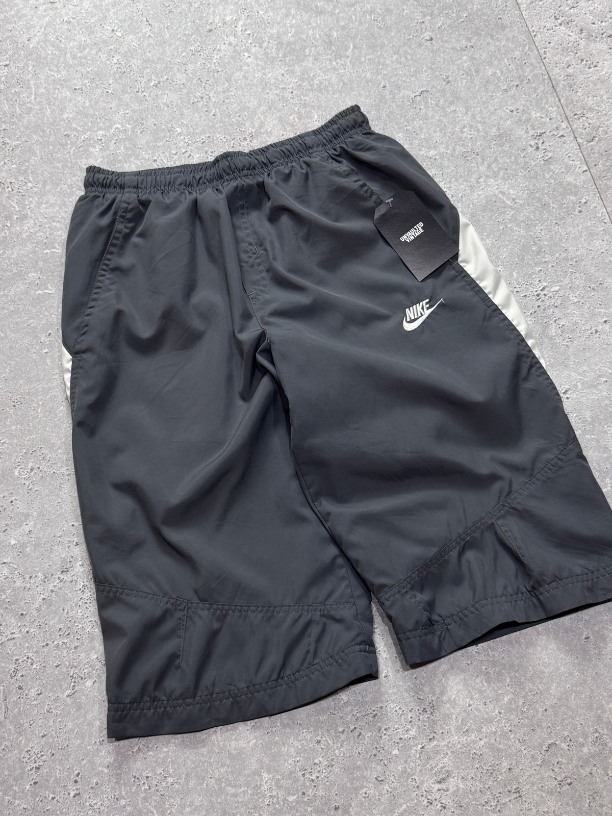 Vintage 2000s Nike Just Do It Track Shorts (M)