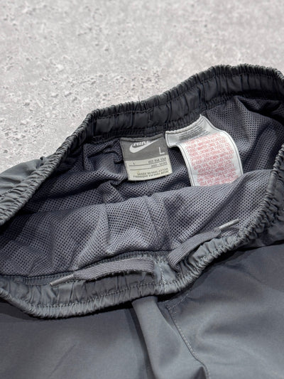 Vintage 2000s Nike Just Do It Track Shorts (M)