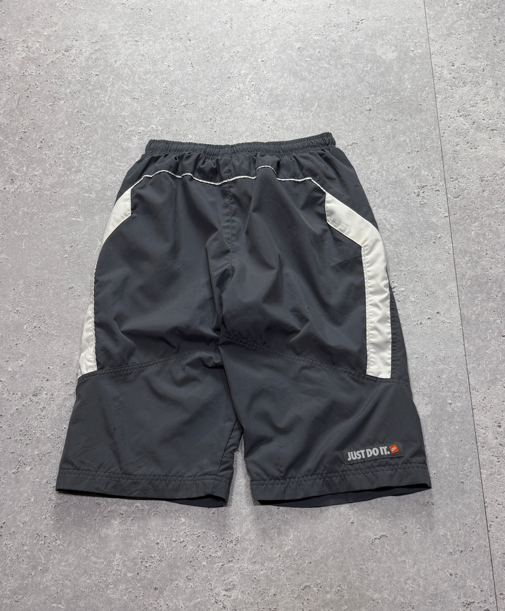 Vintage 2000s Nike Just Do It Track Shorts (M)