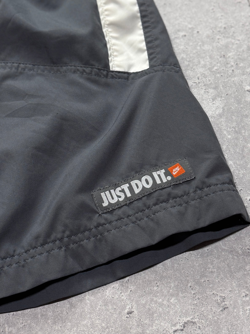 Vintage 2000s Nike Just Do It Track Shorts (M)