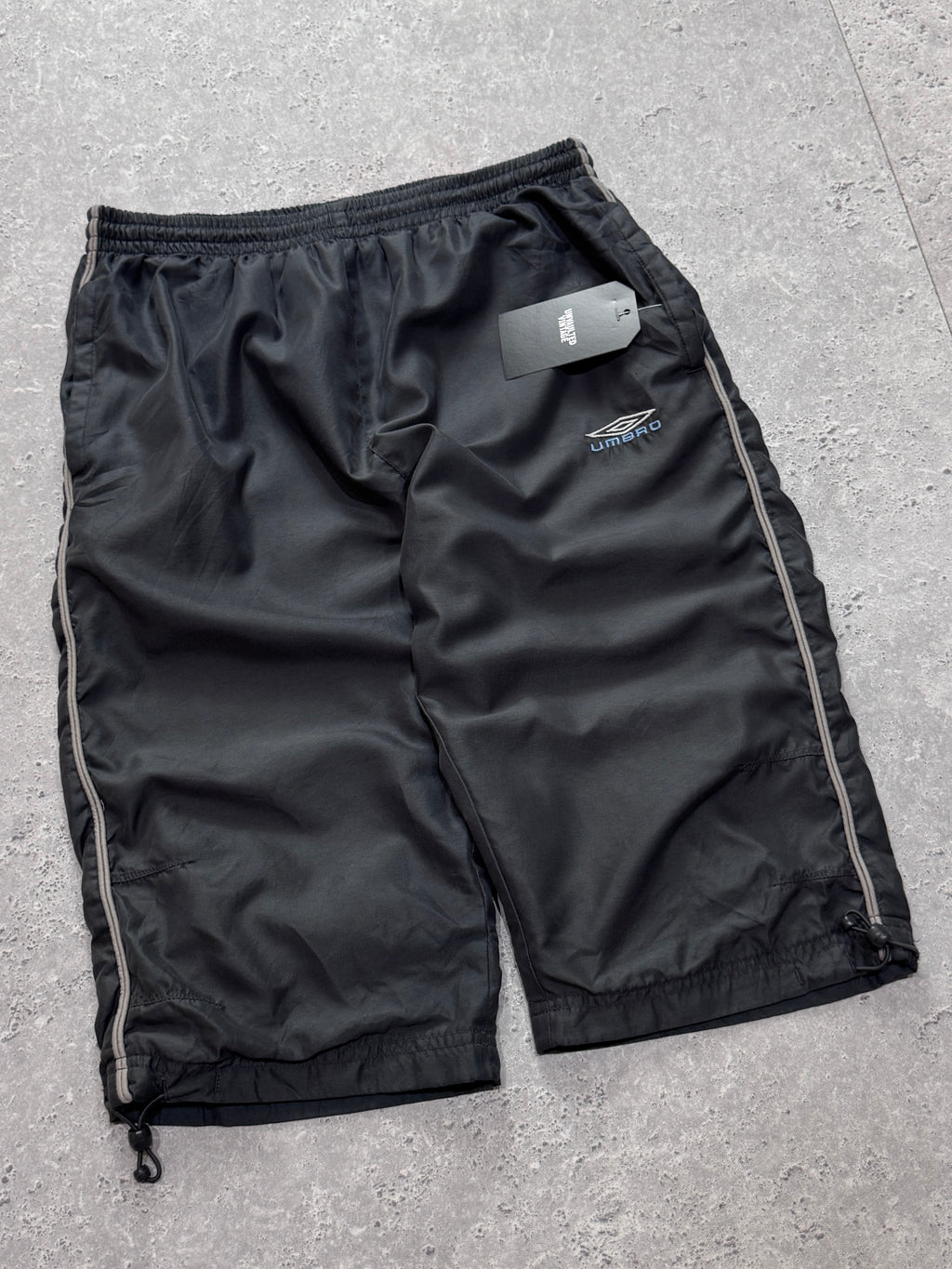 Vintage 2000s Umbro Track Shorts (M)