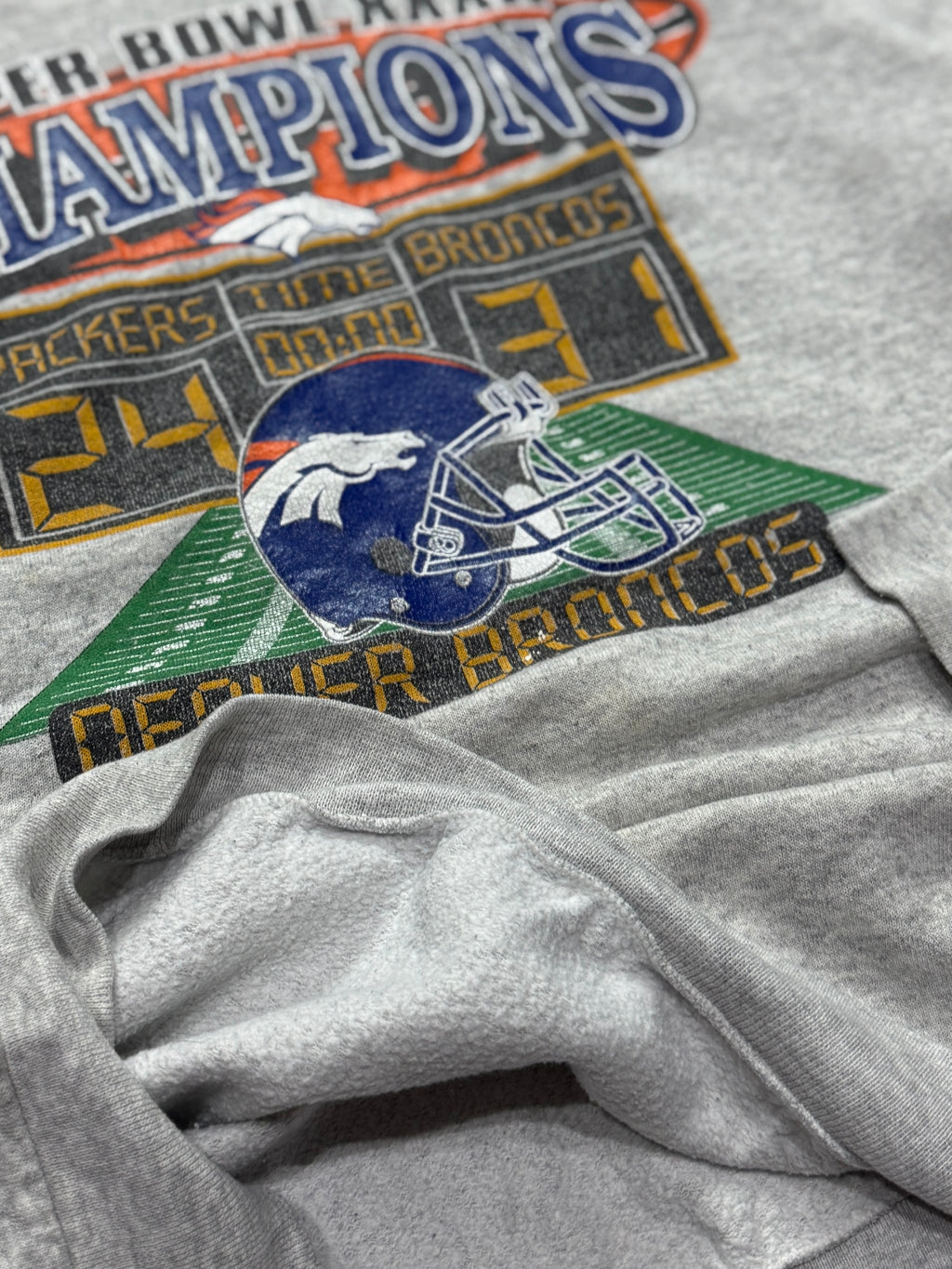 Vintage 90s Denver Broncos Superbowl NFL Sweater (XL)