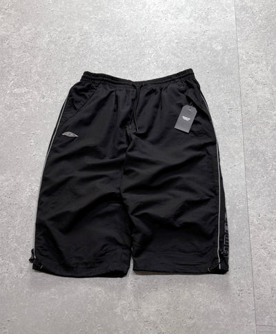 Vintage 2000s Umbro Spellout 3/4 Track Shorts (L)