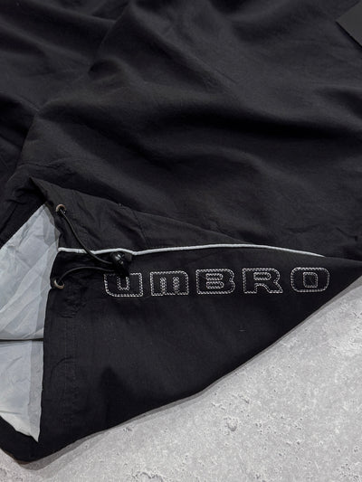 Vintage 2000s Umbro Spellout 3/4 Track Shorts (L)
