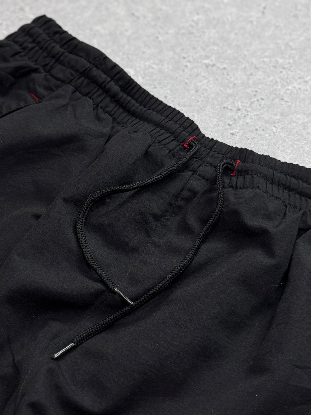 Vintage 2000s Umbro Spellout 3/4 Track Shorts (L)