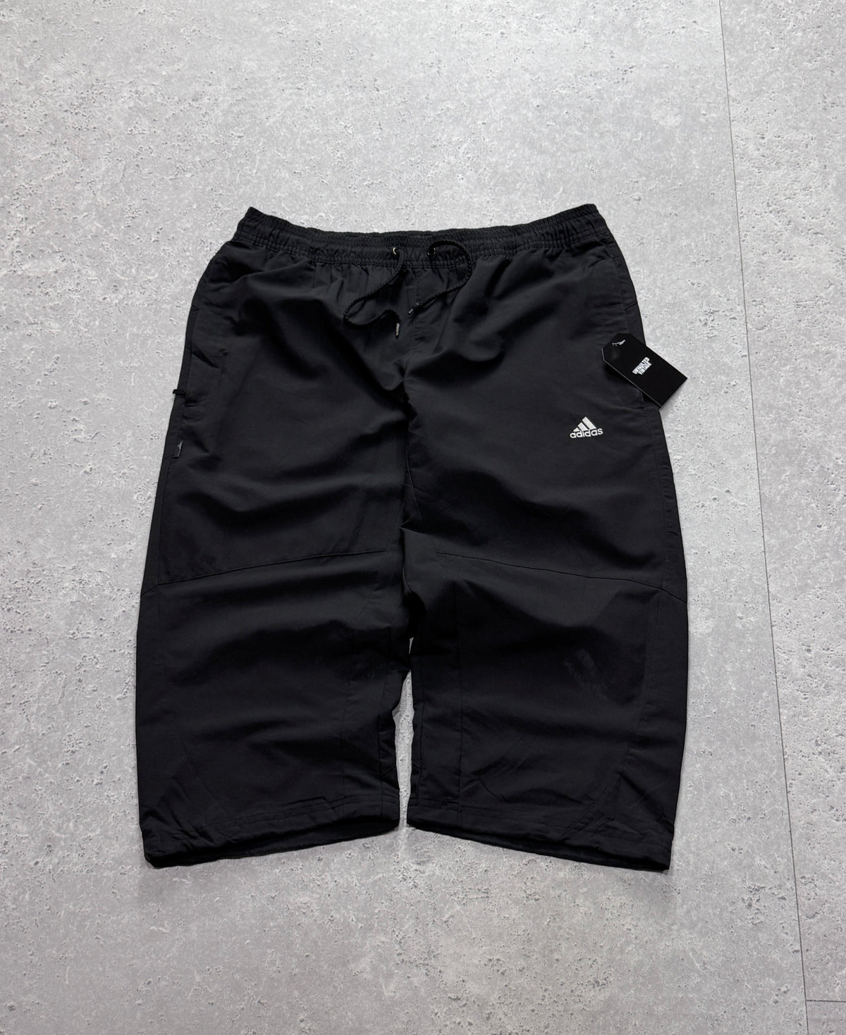 Vintage 2000s Adidas 3/4 Track Shorts (M)