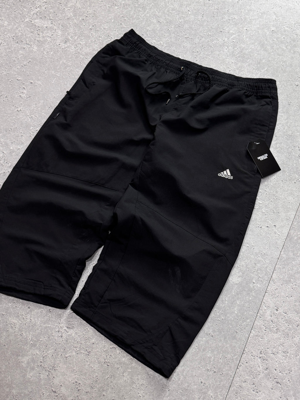 Vintage 2000s Adidas 3/4 Track Shorts (M)