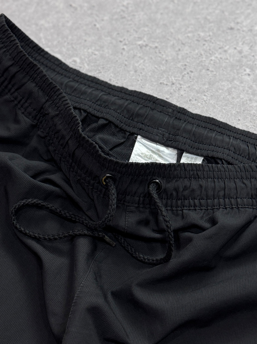 Vintage 2000s Adidas 3/4 Track Shorts (M)
