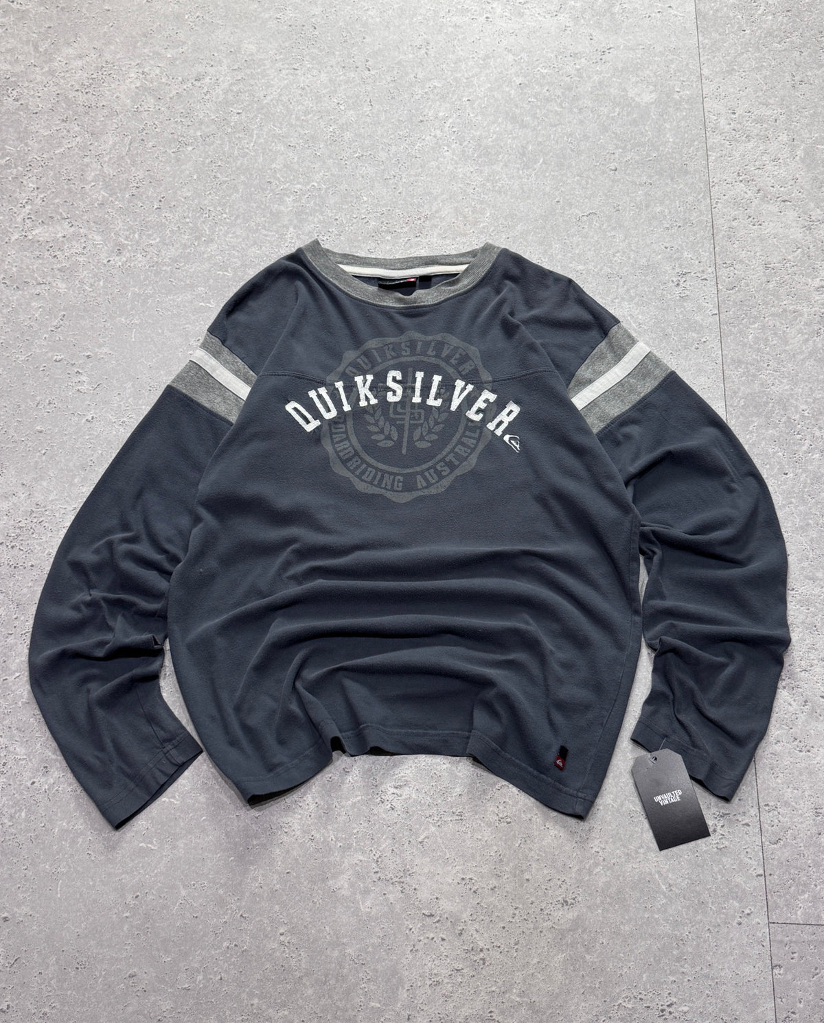 Vintage Y2K Quiksilver Long Sleeve Tee (M)