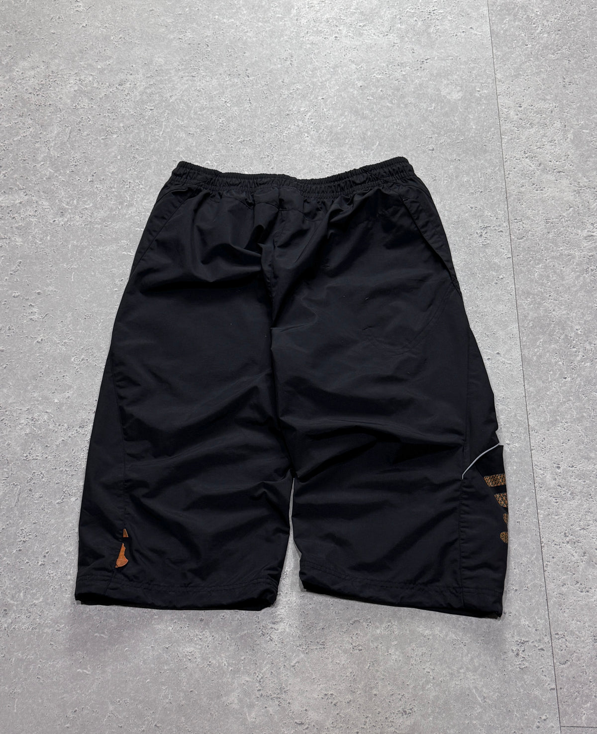 Vintage 2000s Nike Shox 3/4 Track Shorts (L)