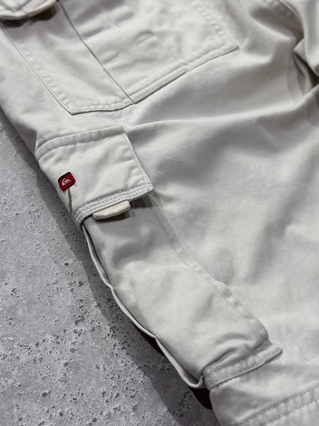 Vintage 2000s Quiksilver Cargo Shorts (32”)