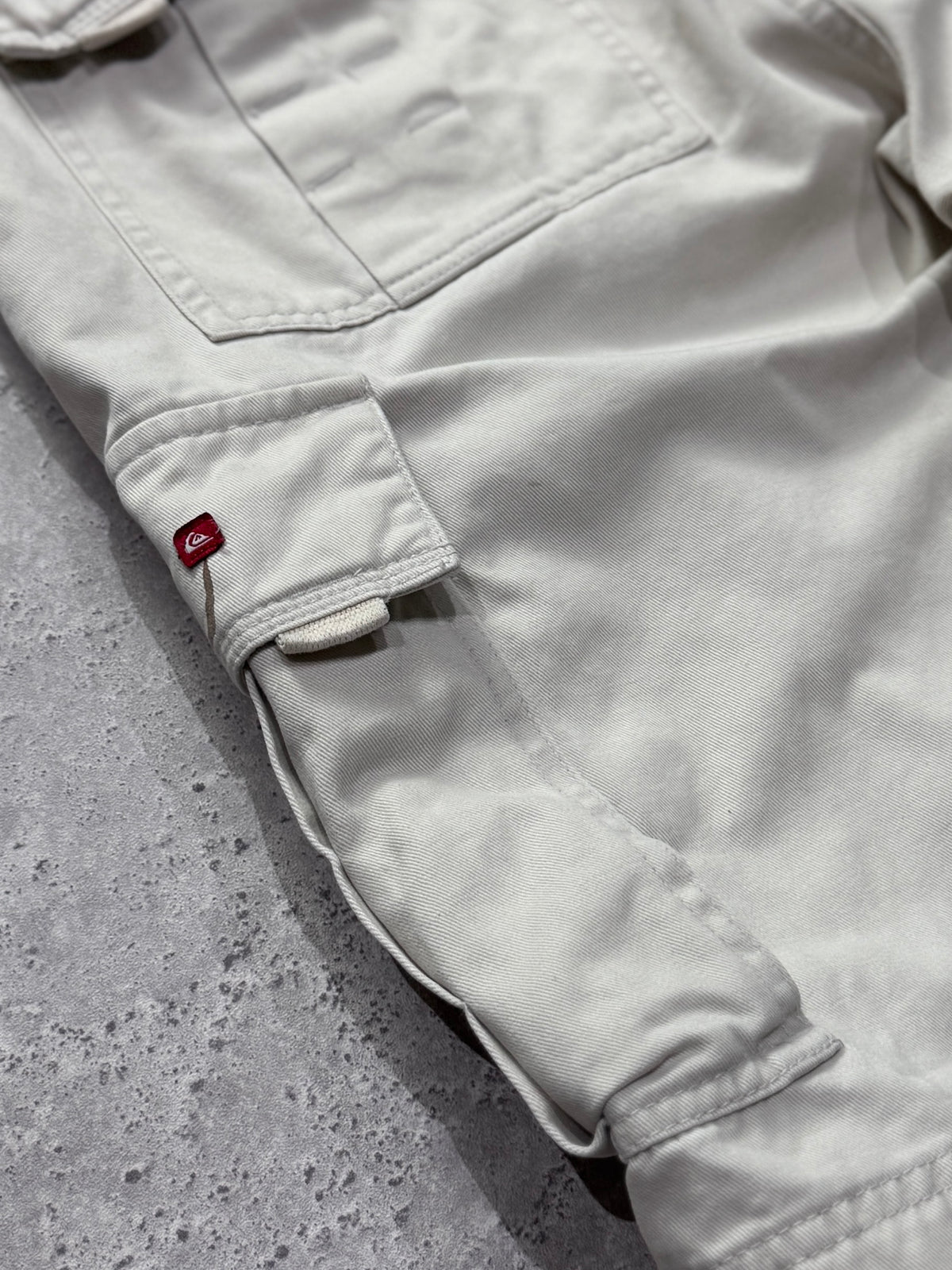 Vintage 2000s Quiksilver Cargo Shorts (32”)