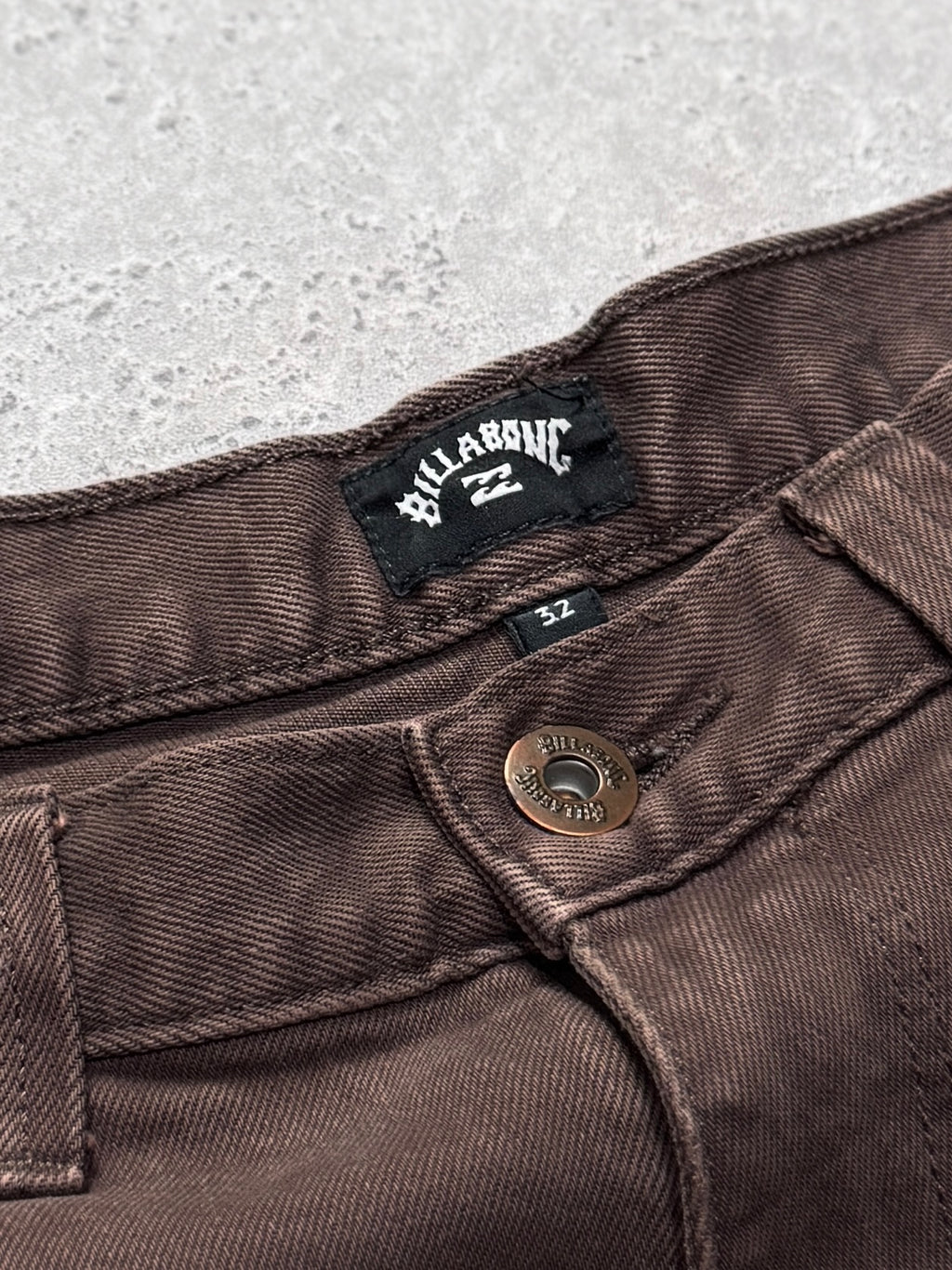 2000s Billabong Carpenter Shorts (34”)