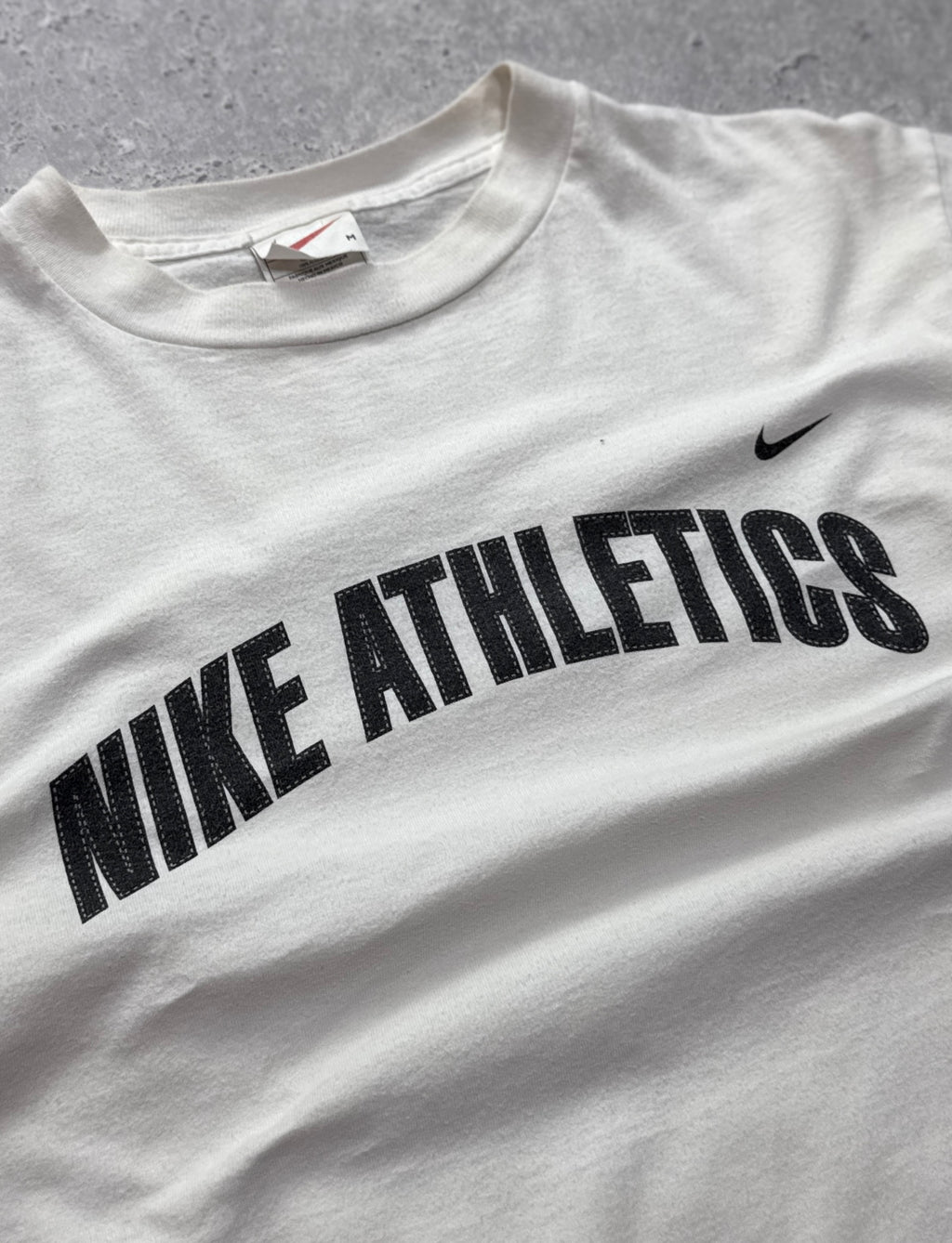 Vintage 90s Nike Athletics Spellout Tee (M)