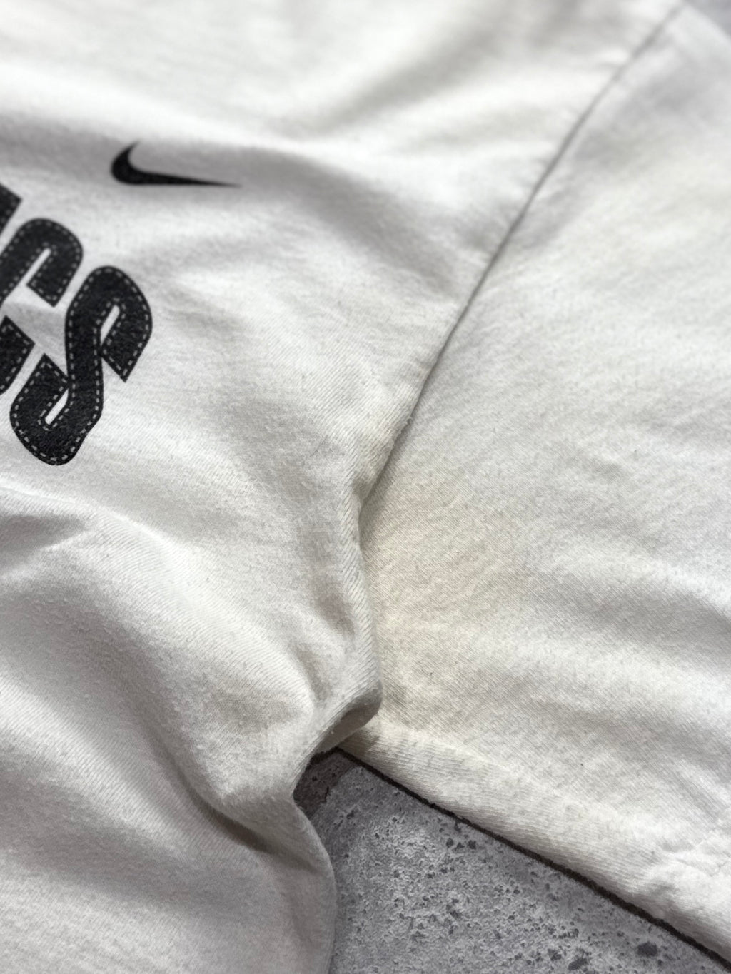Vintage 90s Nike Athletics Spellout Tee (M)