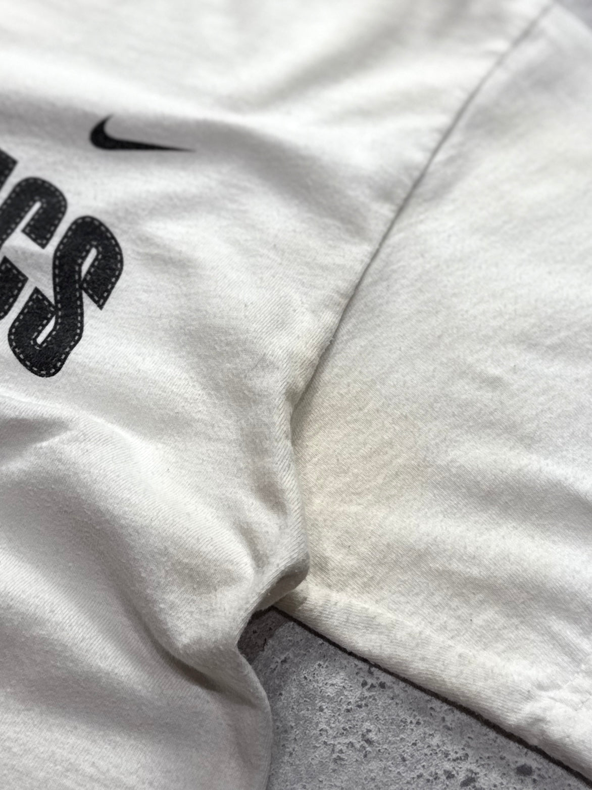 Vintage 90s Nike Athletics Spellout Tee (M)