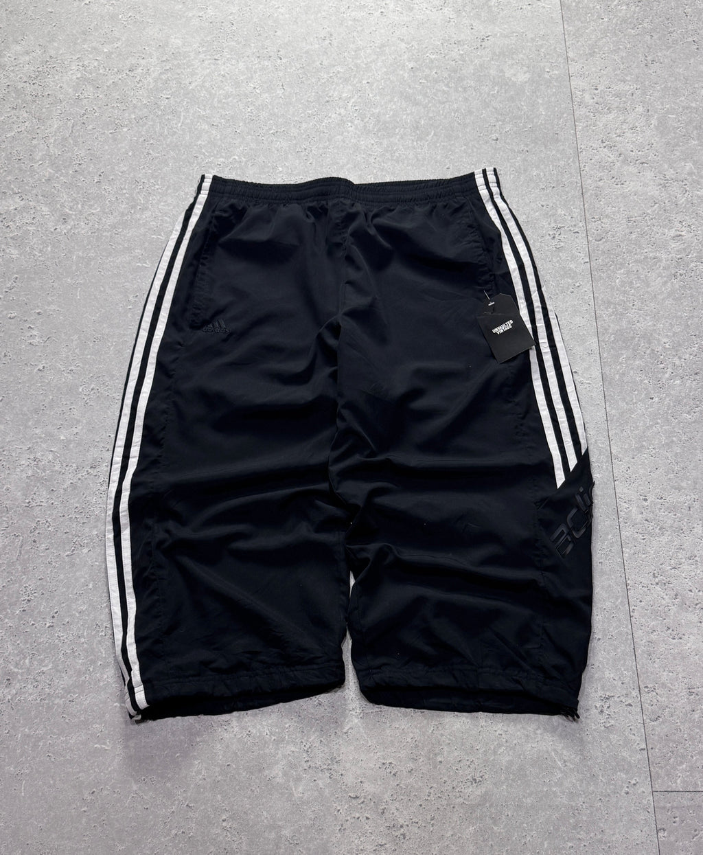 Vintage 2000s Adidas 3/4 Track Shorts (M)