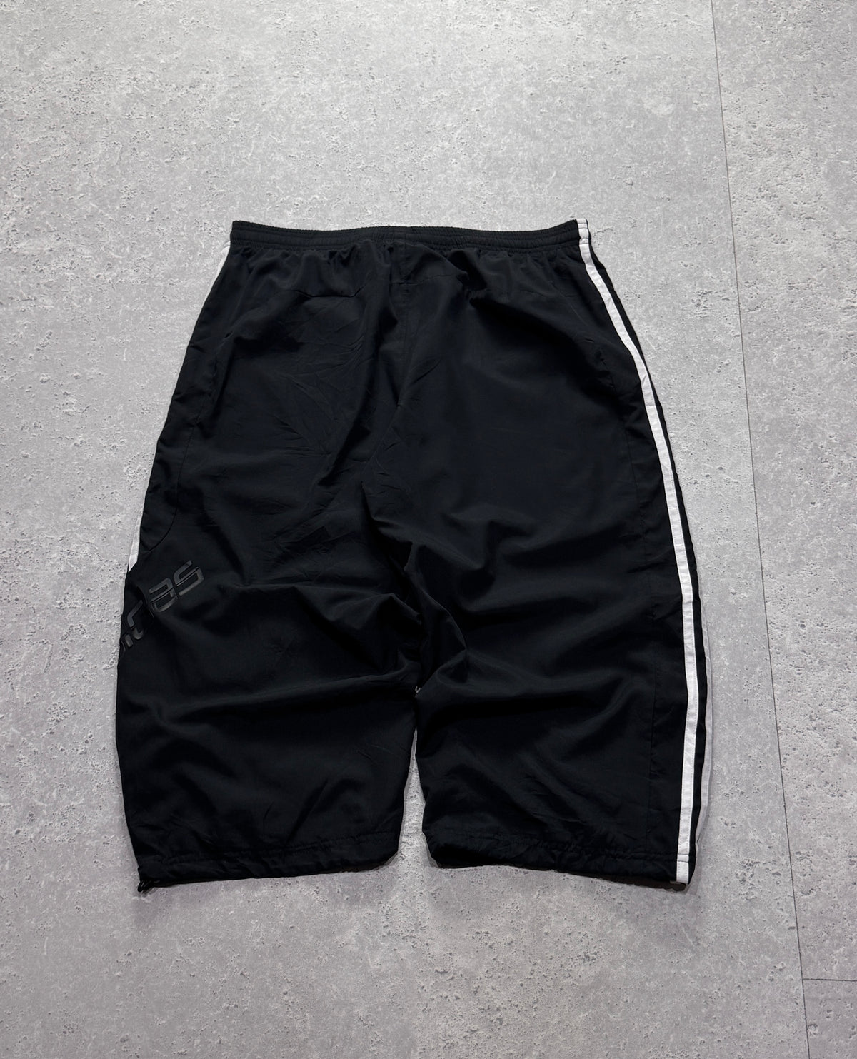 Vintage 2000s Adidas 3/4 Track Shorts (M)