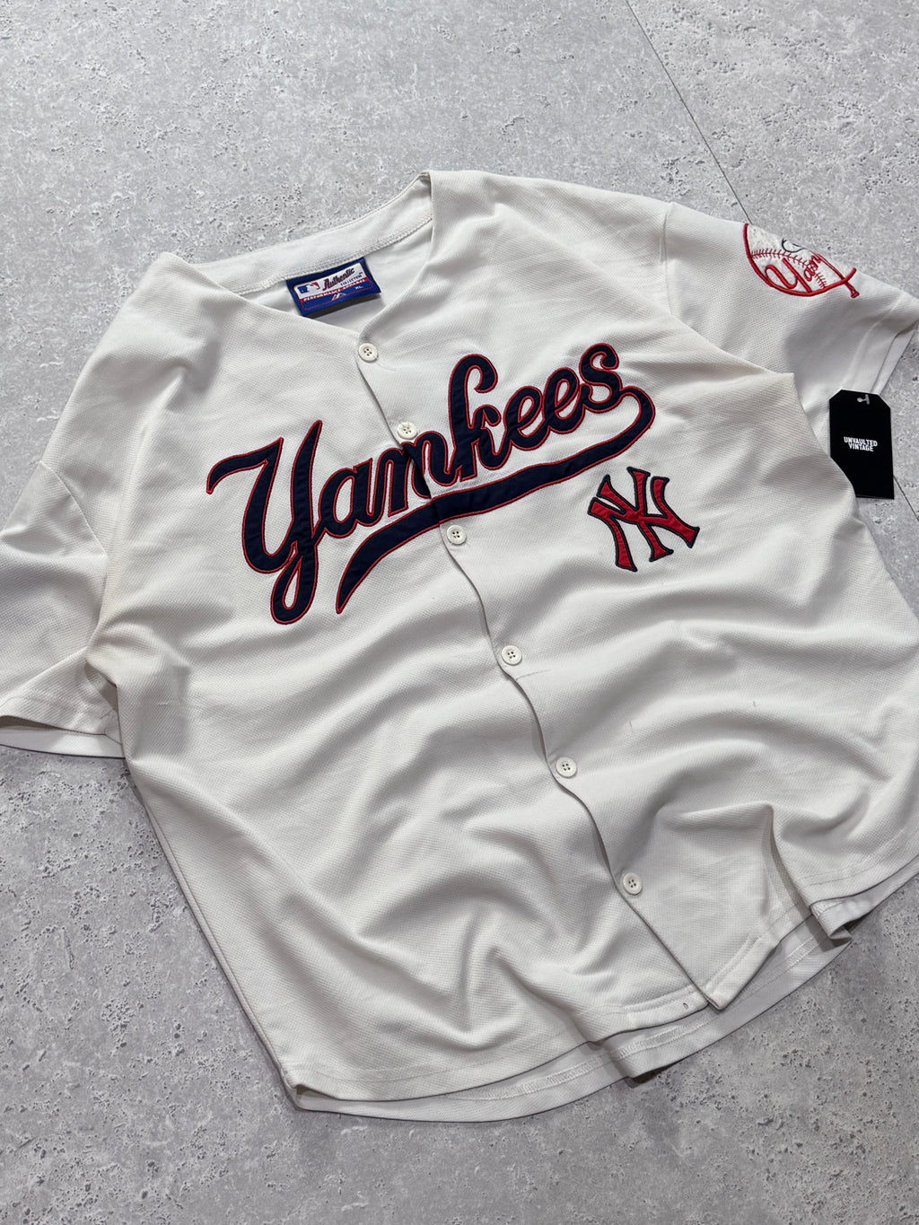 Vintage 2000s New York Yankees MLB Baseball Jersey (L)