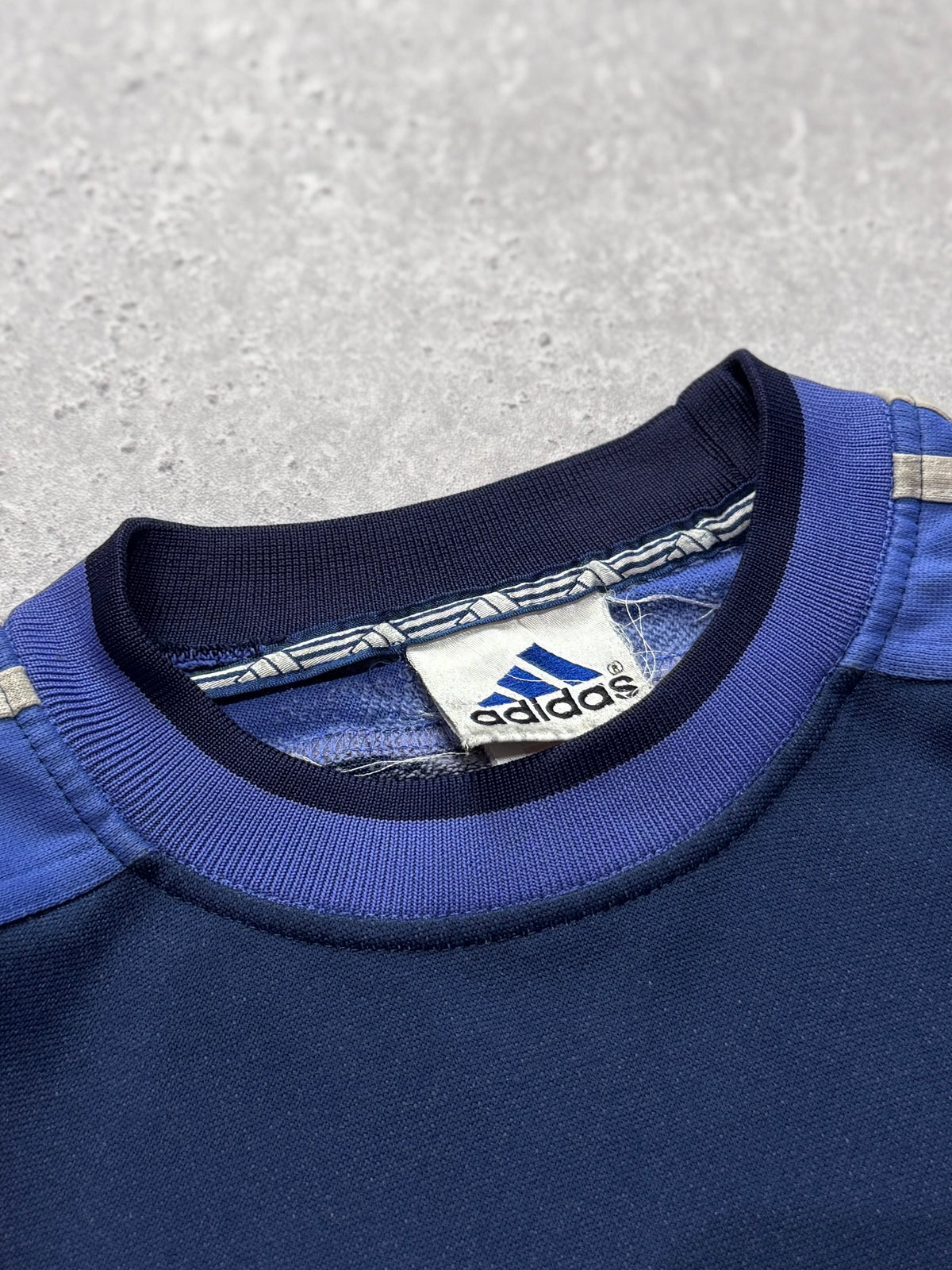 Vintage 2000s Adidas Pullover Sweater (L)