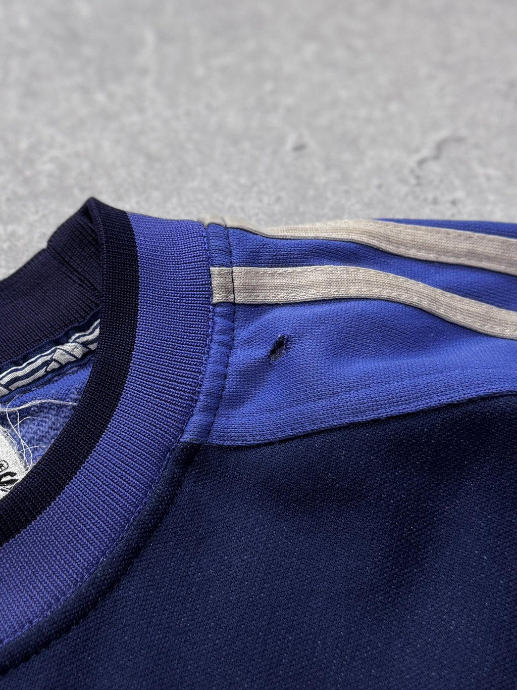 Vintage 2000s Adidas Pullover Sweater (L)