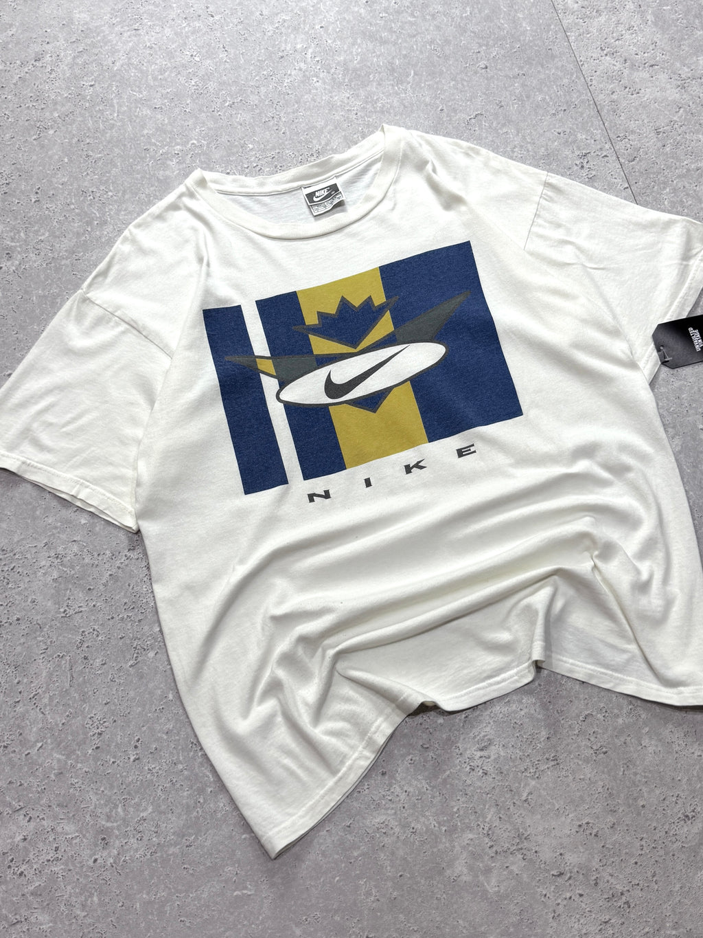 Vintage 90s Nike Geometric Logo Tee (L)