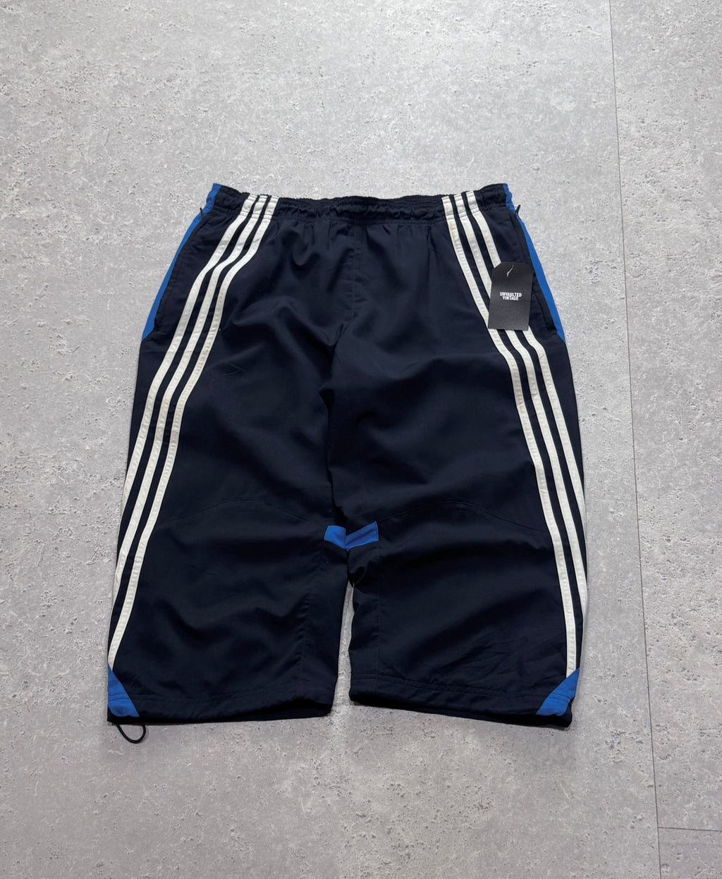 Vintage 2000s Adidas 3/4 Track Shorts (M)