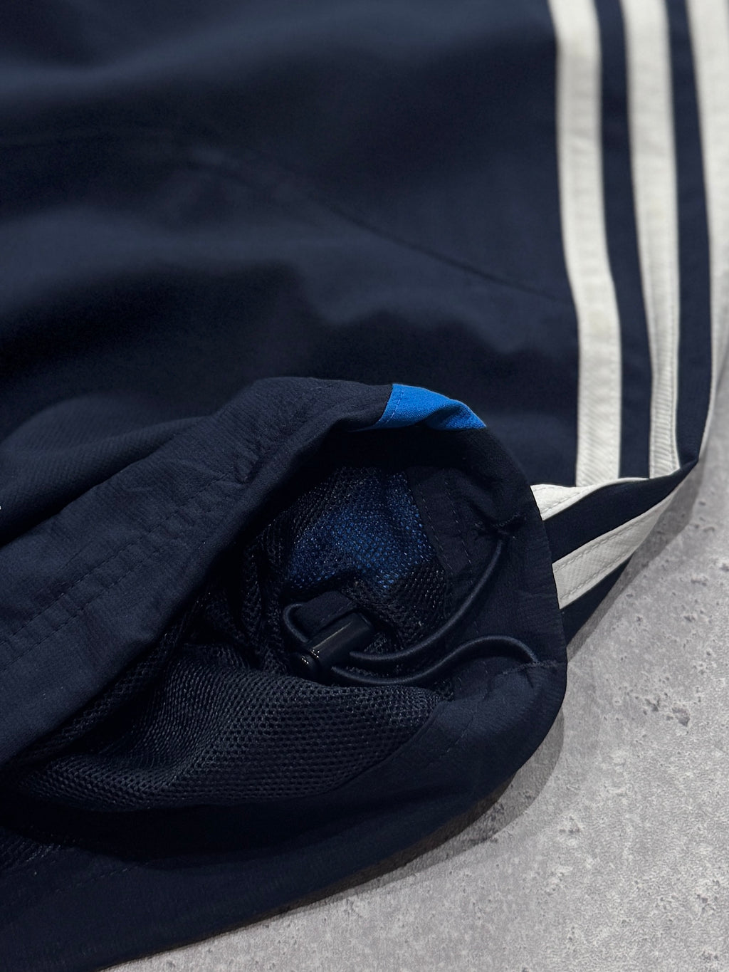 Vintage 2000s Adidas 3/4 Track Shorts (M)