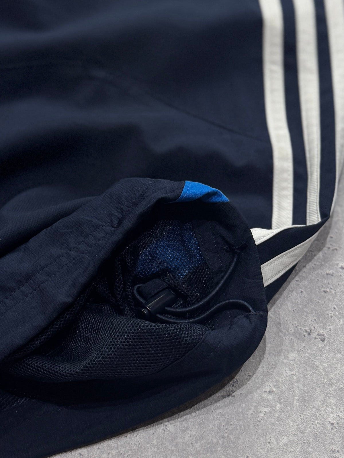 Vintage 2000s Adidas 3/4 Track Shorts (M)