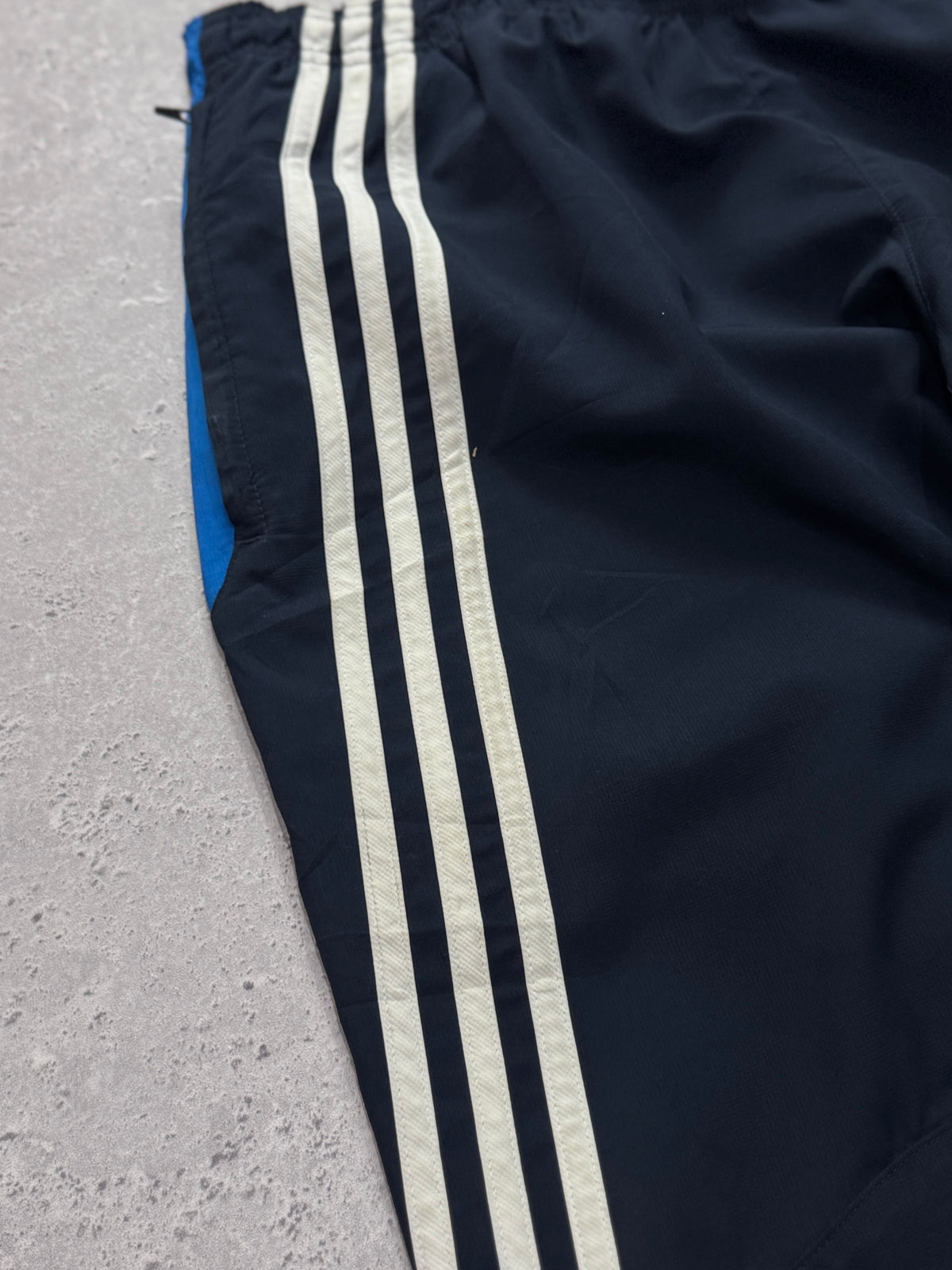 Vintage 2000s Adidas 3/4 Track Shorts (M)